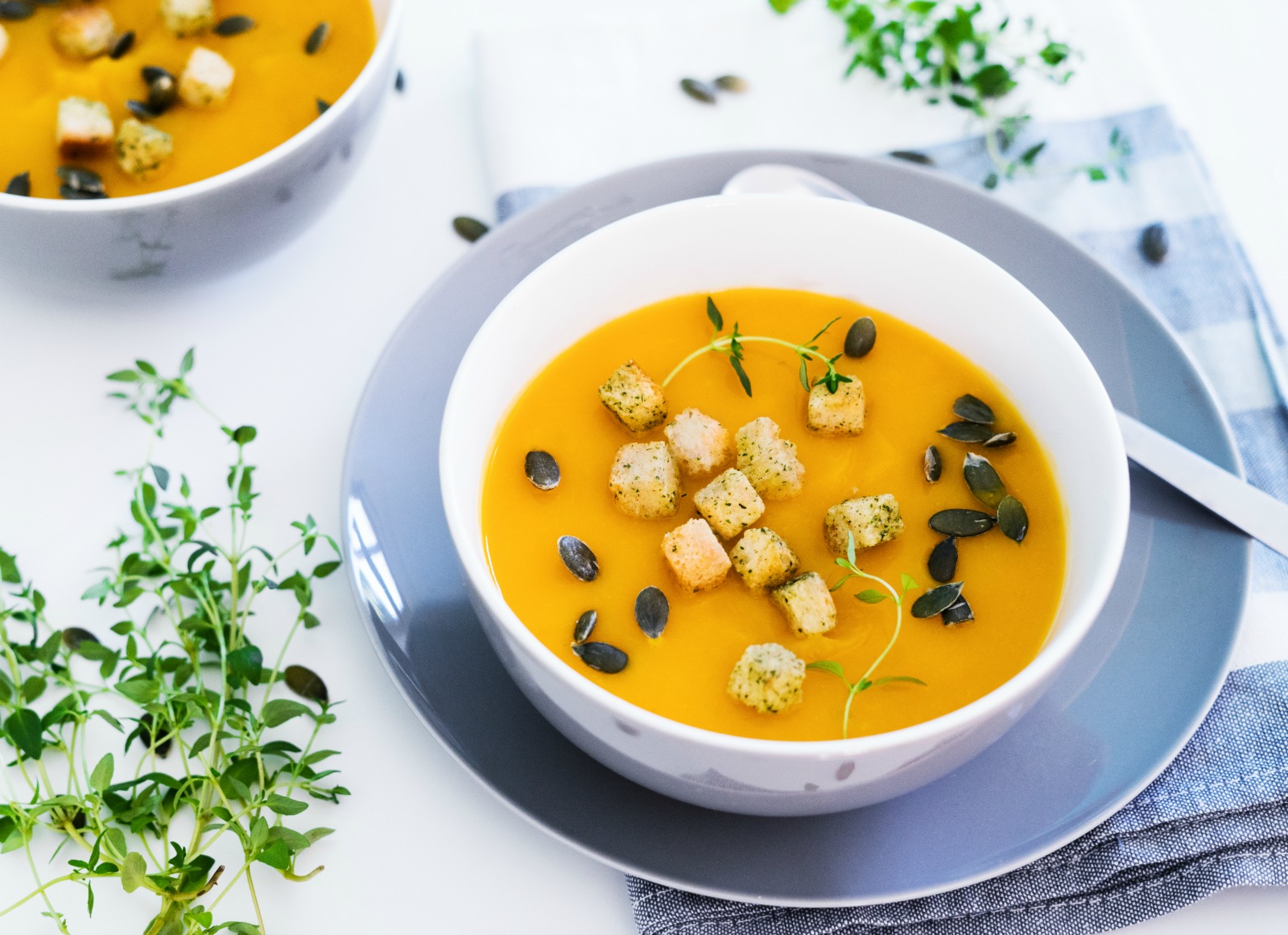 Vegan pumpkin soup with carrots and ginger. (#vegan) ordinaryvegan.net