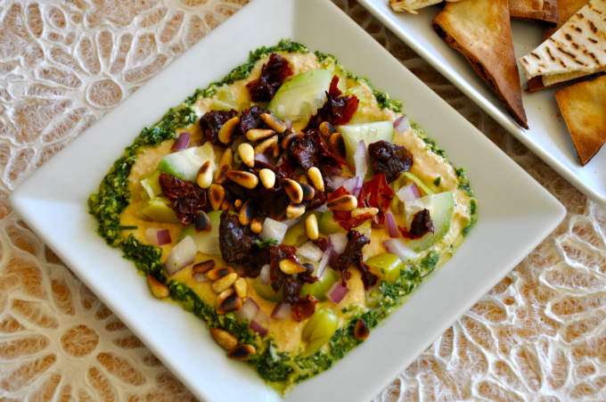 Hummus doesn't have to be boring anymore! You can get some pre-packaged organic vegan hummus and create this in 10 minutes. High protein and yummy! (#vegan ordinaryvegan.net