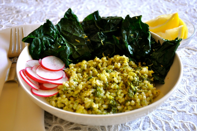 Sorrel is a wonderful addition and gives this gluten free rice bowl a zesty, vibrant kick! (#vegan) ordinaryvegan.net