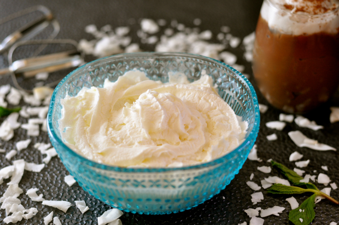 You won’t miss the dairy when you taste this decadent vegan whipped cream made with coconut milk. (#vegan) www.ordinaryvegan.net