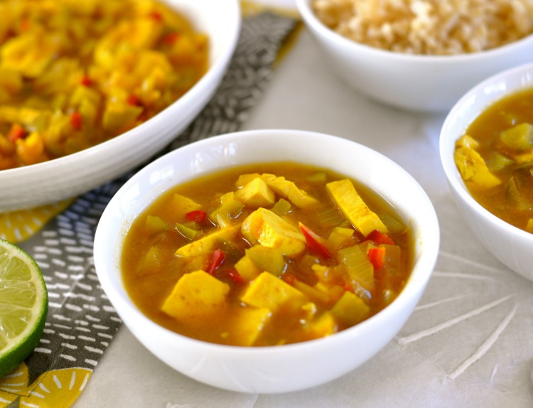 This healthy cape malay curry with tofu is packed with flavorful spices, and the dried apricots adds a sweet, savory flavor. (#vegan) ordinaryvegan.net