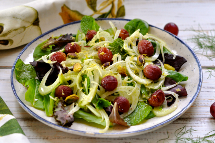 This glorious vegan fennel salad is hands down one of my all-time favorite salads. Bright, crunchy and exploding with flavor. (#vegan) ordinaryvegan.net