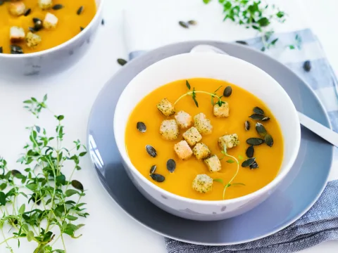 Vegan Pumpkin Soup with Ginger & Carrots