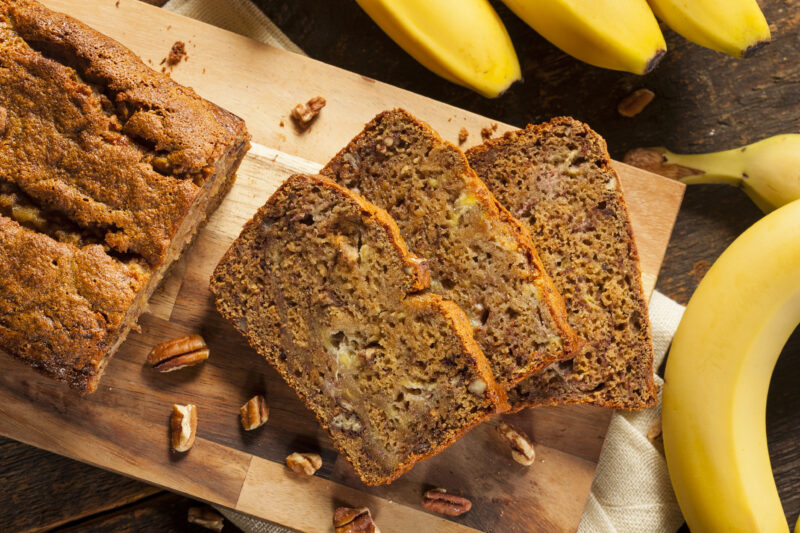 If you are searching for the best vegan banana bread, you have come to the right place. Furthermore, not only is it super delicious, it is also oil-free. (#vegan) ordinaryvegan.net